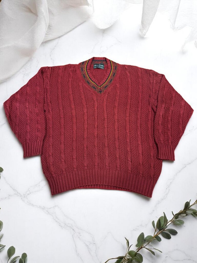 Suéter de lana vintage en color rojo, estilo clásico y cómodo, ideal para amantes de la moda retro y.