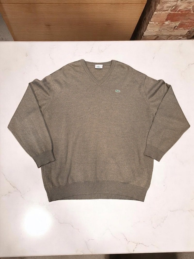 Suéter de cuero vintage para hombre Suéter de cuero vintage en color marrón, estilo clásico y elegante.