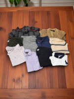Ropa y cuero vintage en lotes para revendedores, variedad de prendas de calidad y estilo clásico.